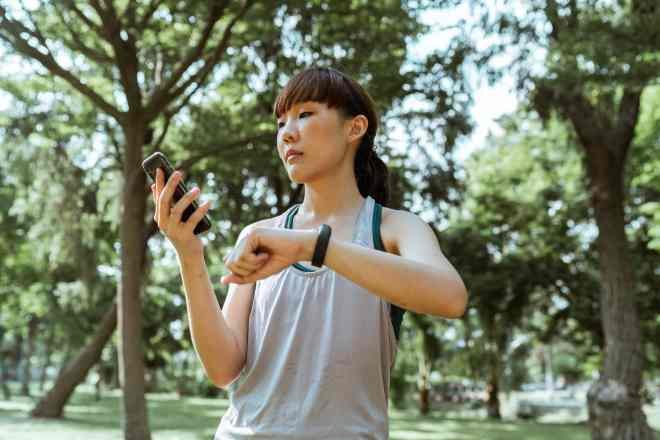 Use sports watch while jogging