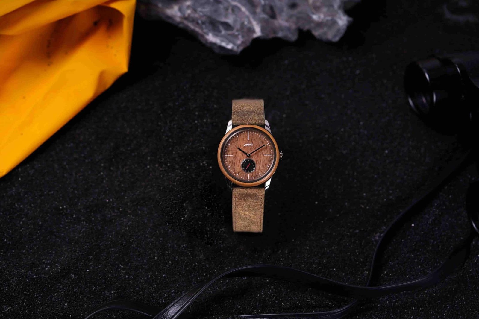 Etna second hand watch with sepia brown strap