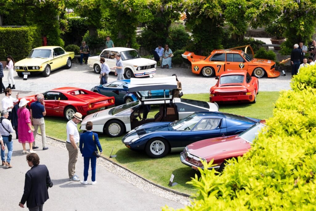 Images from above of the cars at the villa d'este elegance competition