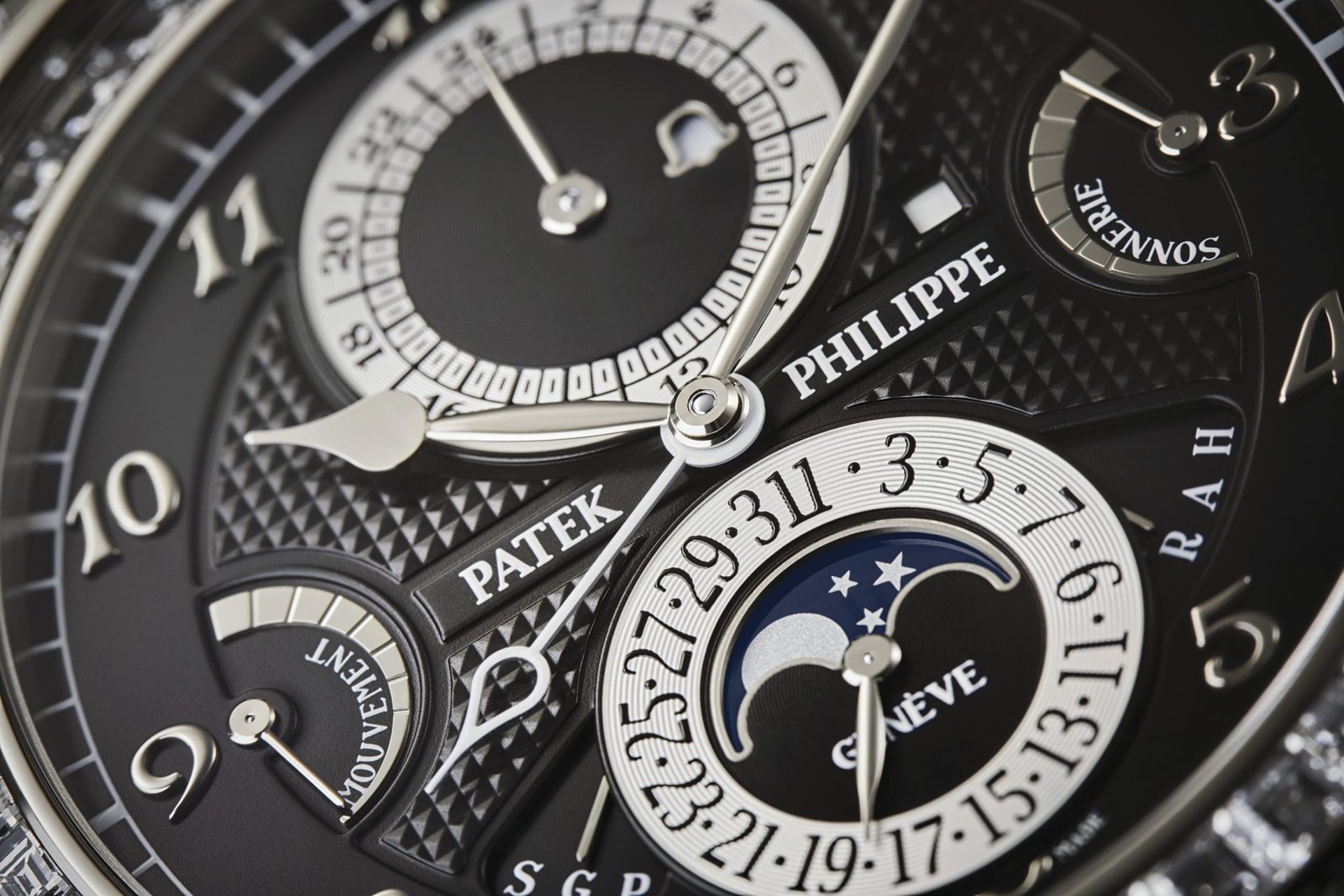 1692353189 909 An Exceptional Showcase by Patek Philippe
