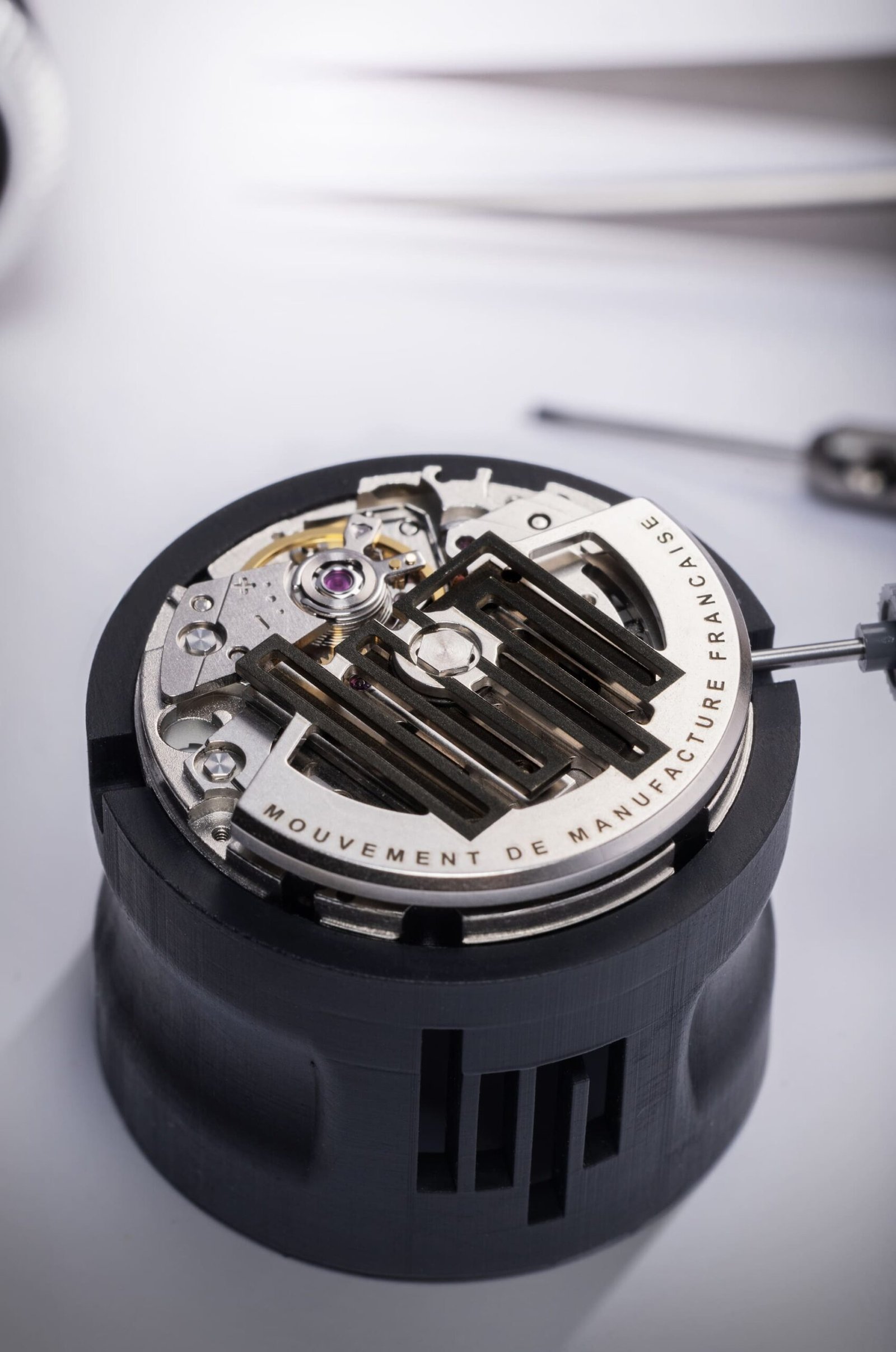 LIP Revives Production with the R26 Automatic Movement 3 Lip caliber