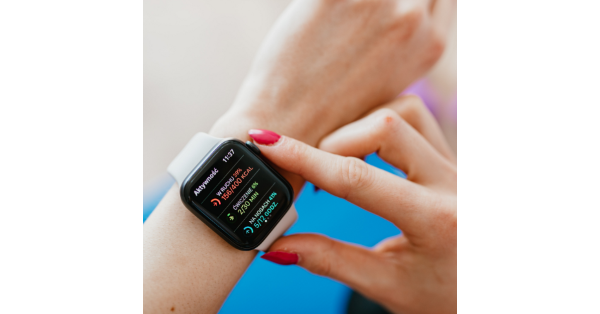 Connected Health Watch: Unseen Benefits and Risks