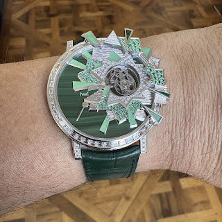 The Piaget Altiplano Flying Tourbillon Arty Pop: A Vibrant Display of Gemstones and Colors 2 1755639841 142 The Piaget Altiplano Flying Tourbillon Arty Pop A Vibrant Display