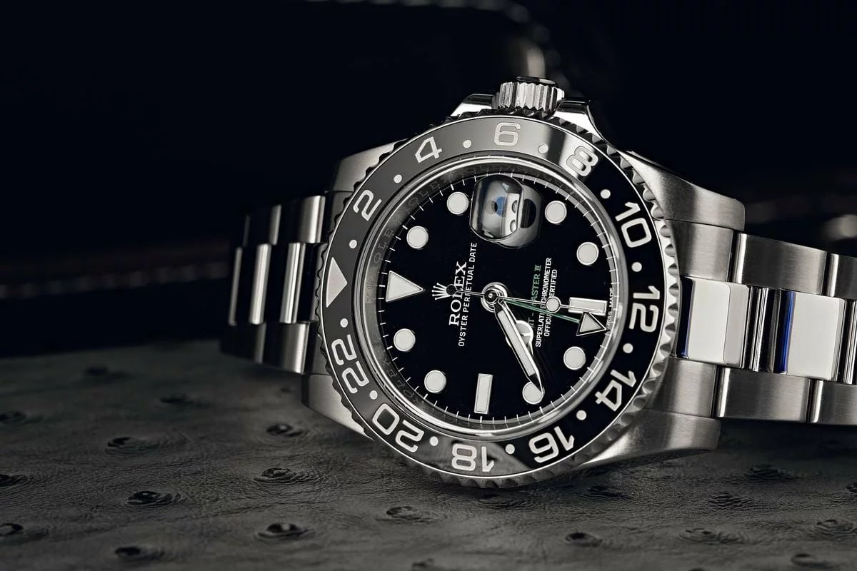 The Resurgence of Black Dial Watches: A Stylish Comeback