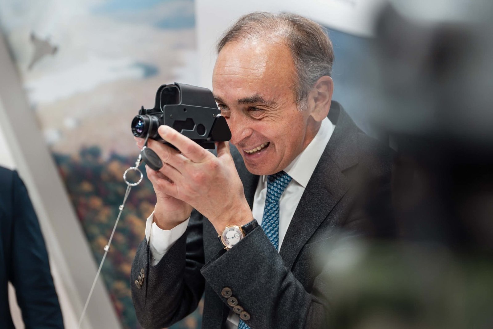 What watch does Eric Zemmour wear?