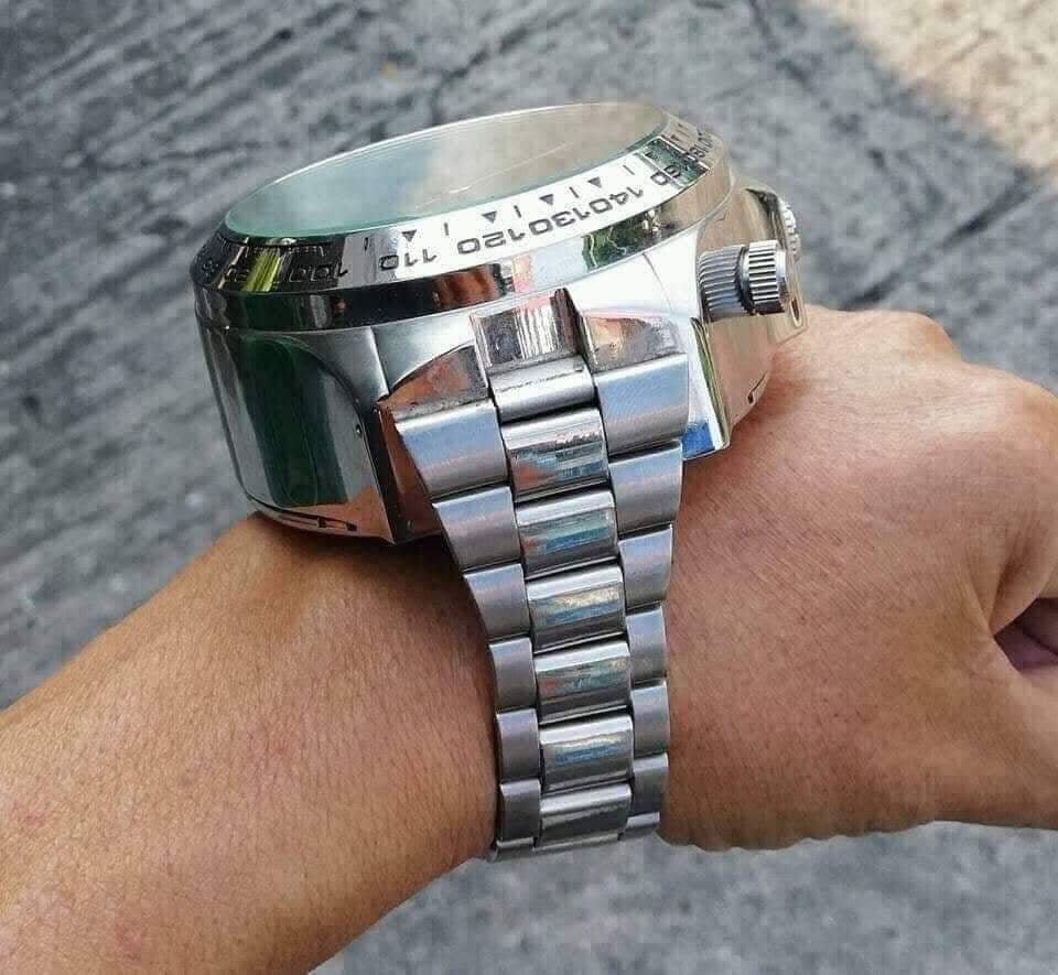 How to Select the Perfect Watch for Slim Wrists