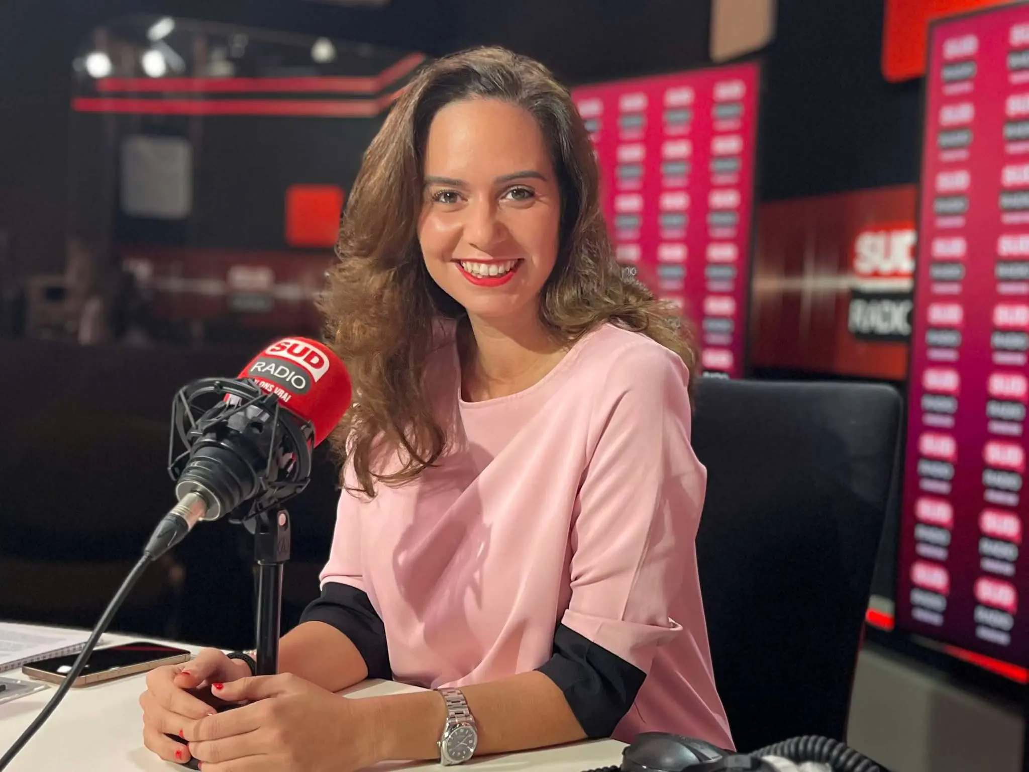 Watch worn by Sarah Knafo