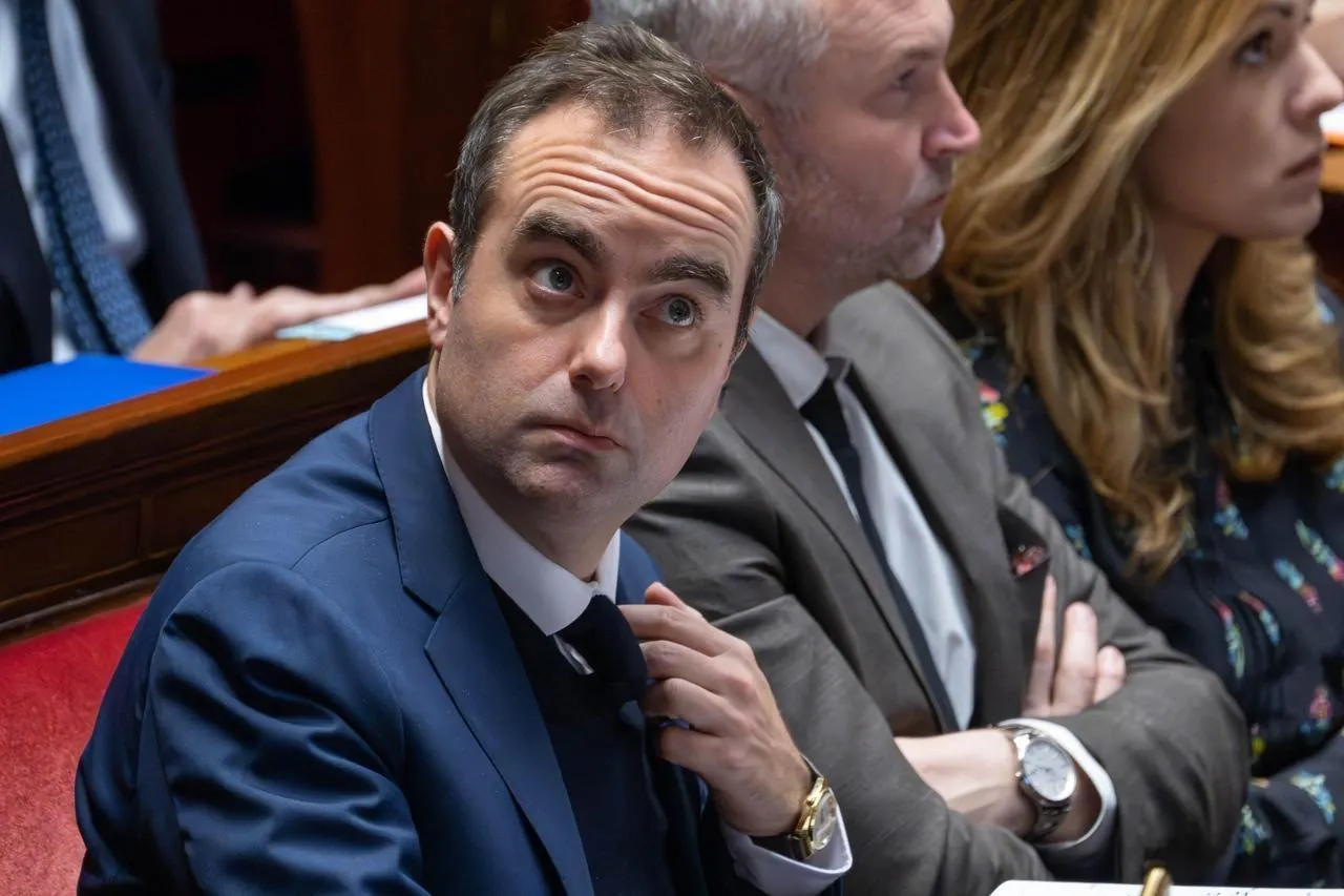 What Watch Is Sébastien Lecornu Wearing? 17 What Watch Is Sébastien Lecornu Wearing?