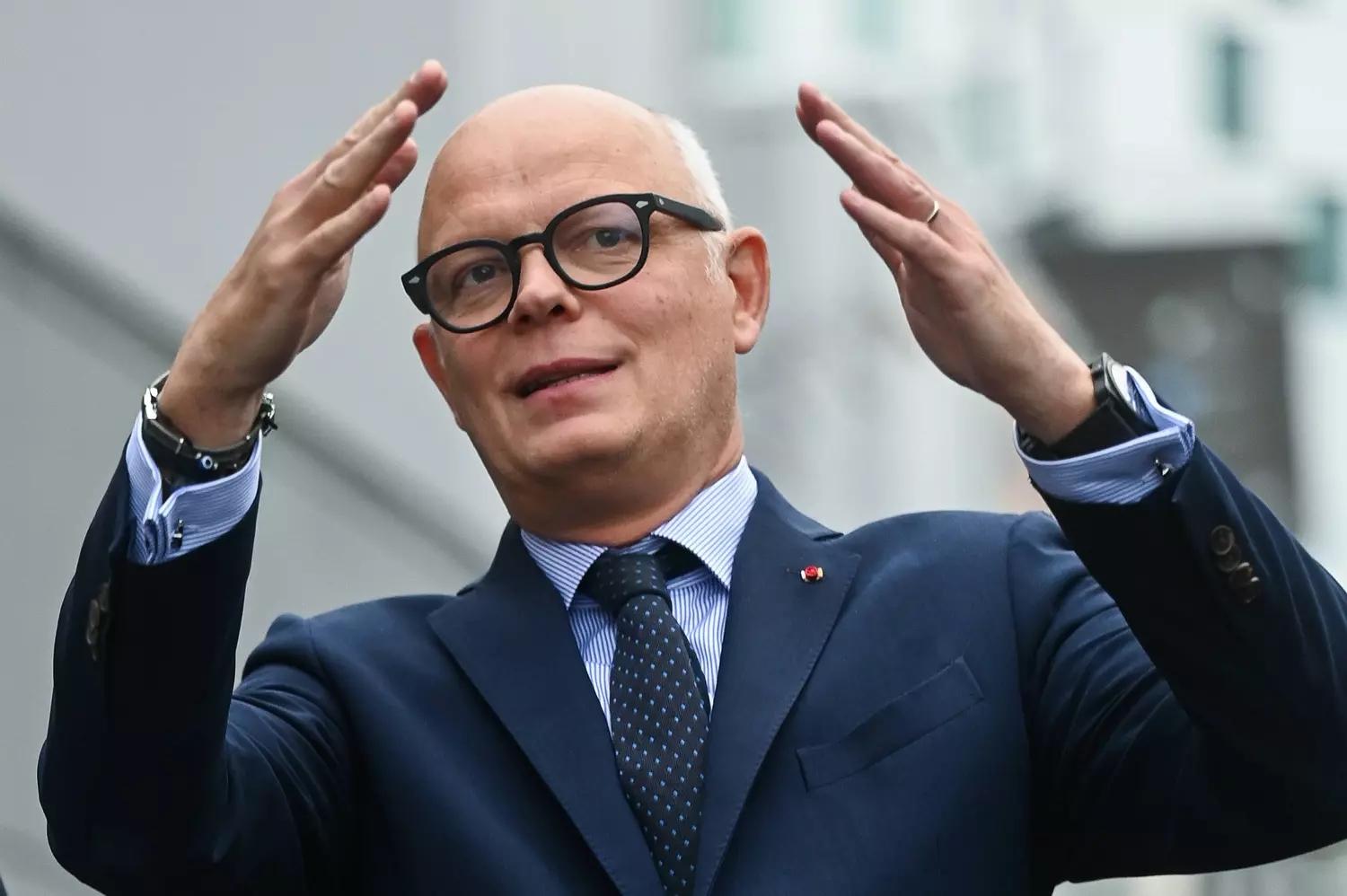 What Watches Does Édouard Philippe Choose to Wear?