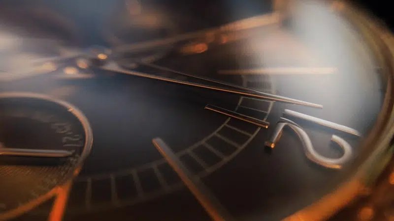 identify quality watch dial details