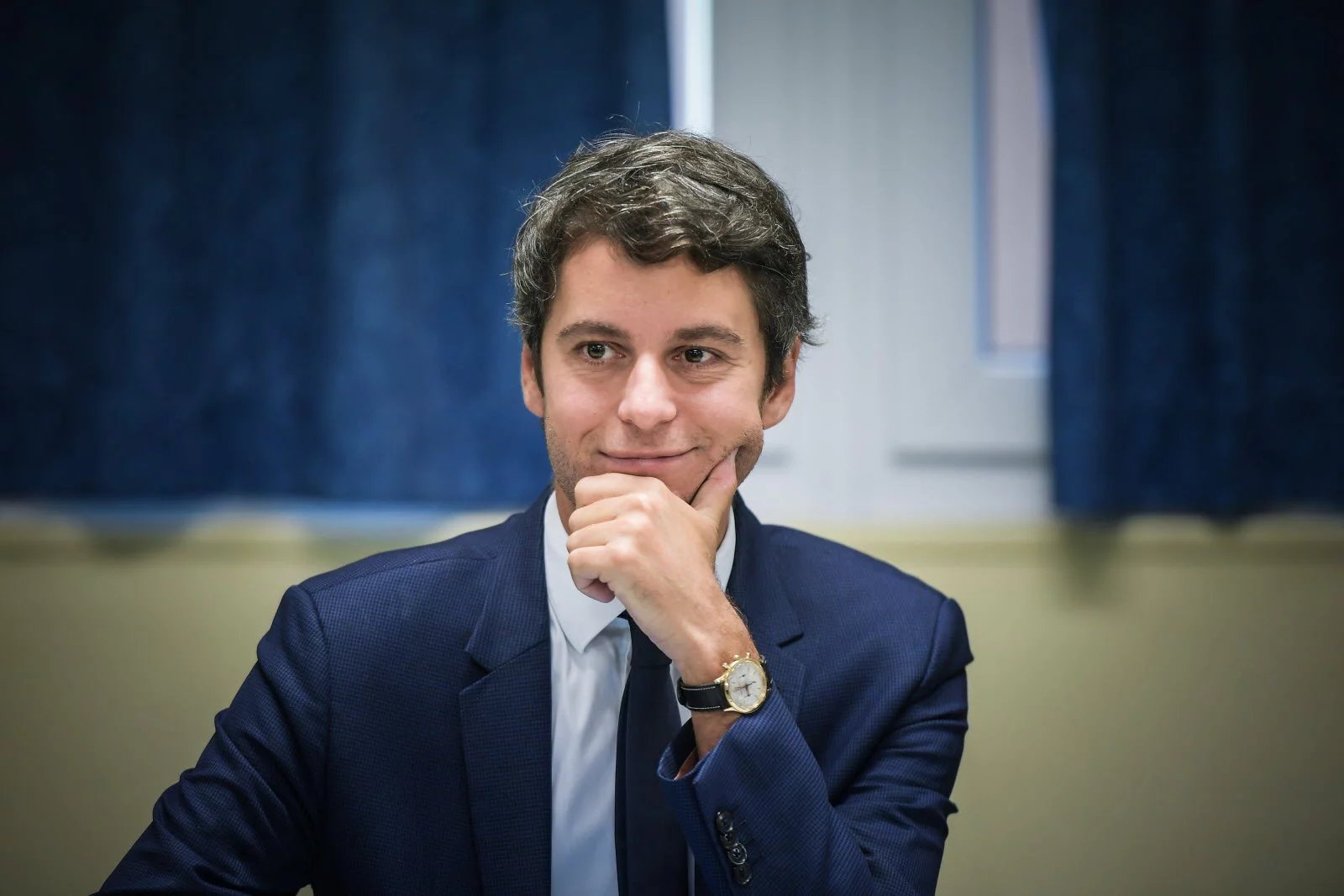 Which watch does Gabriel Attal wear? 6 Which watch does Gabriel Attal wear?