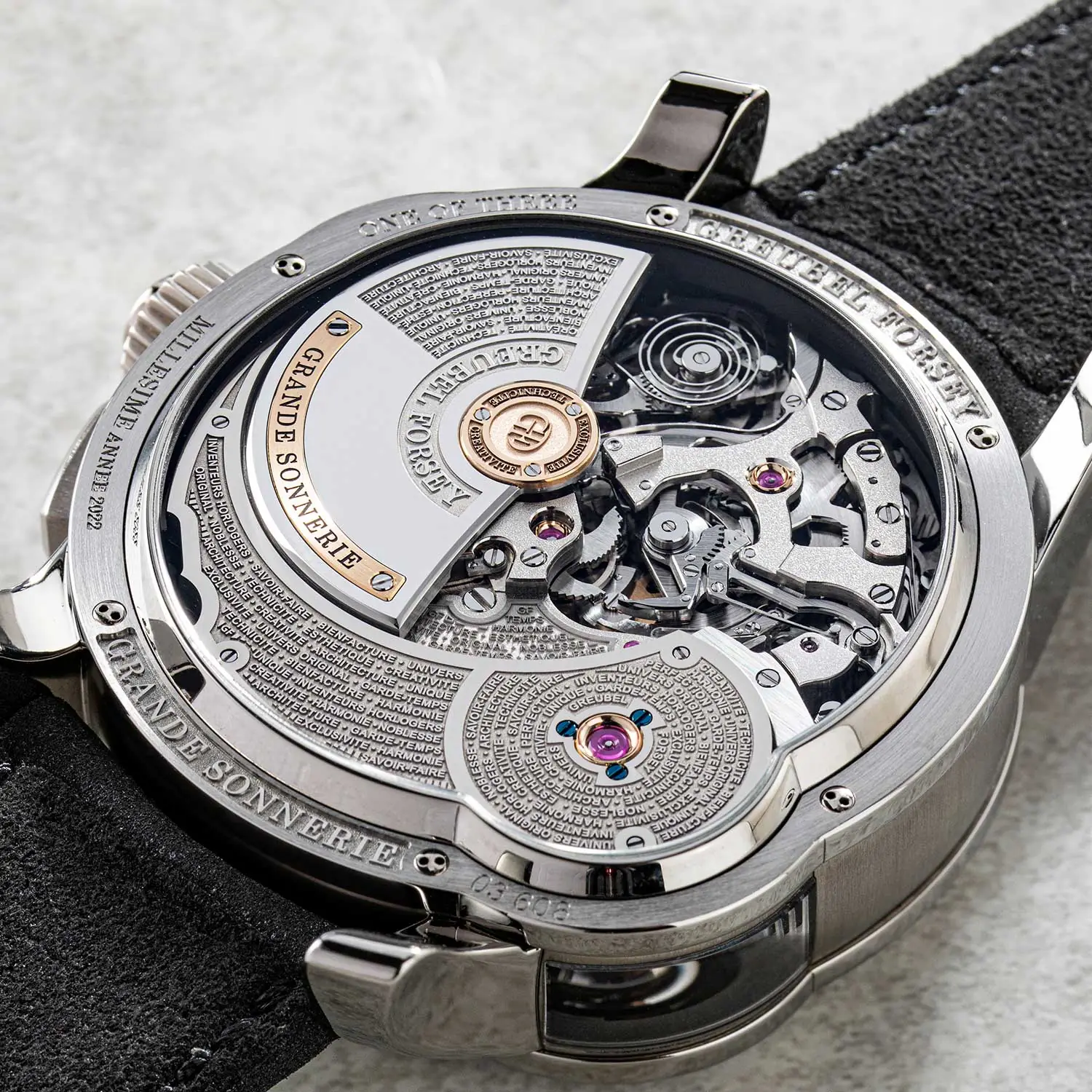 Presentation of how the minute repeater striker watch works