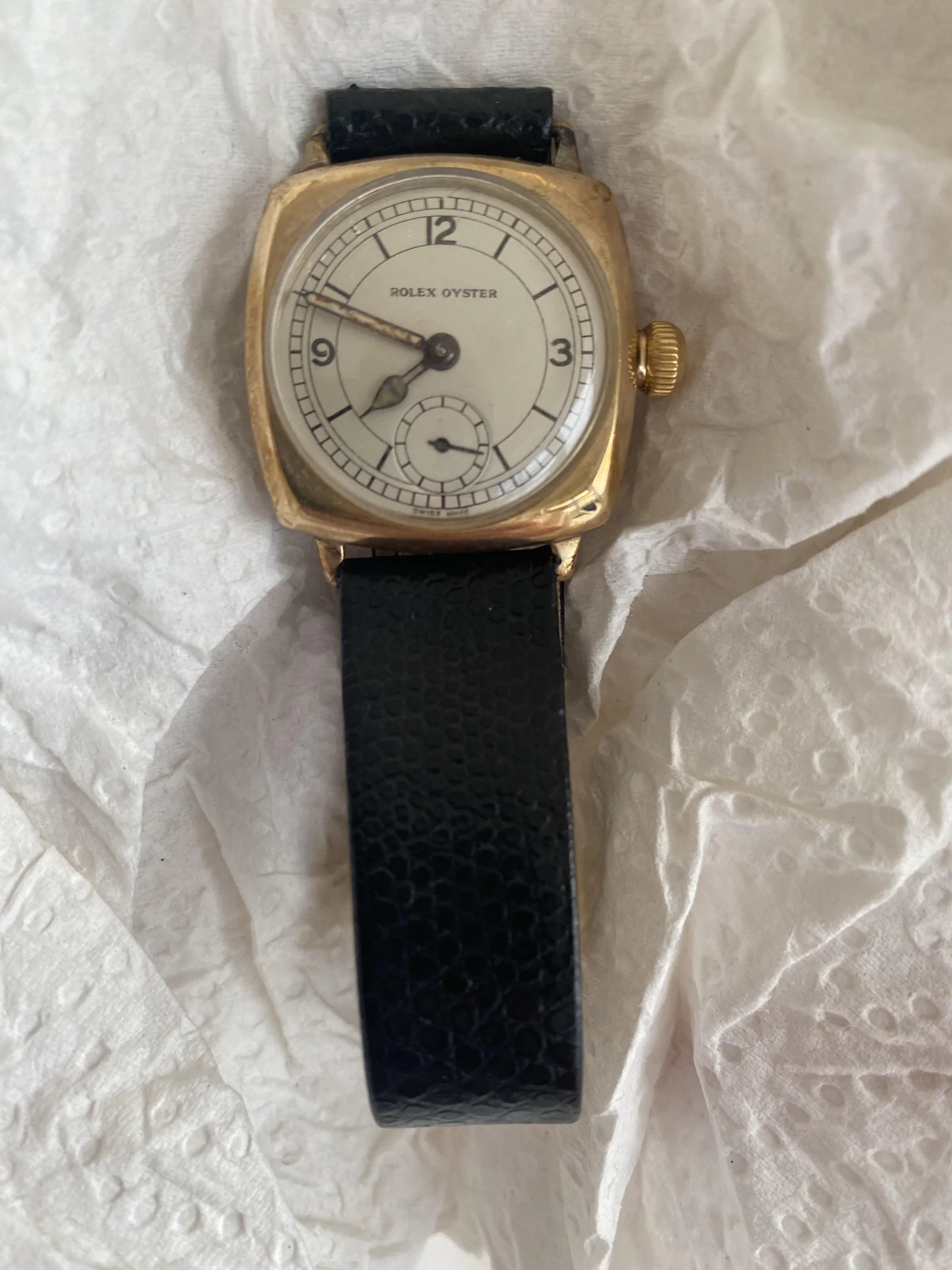 Not all old watches have a central second hand