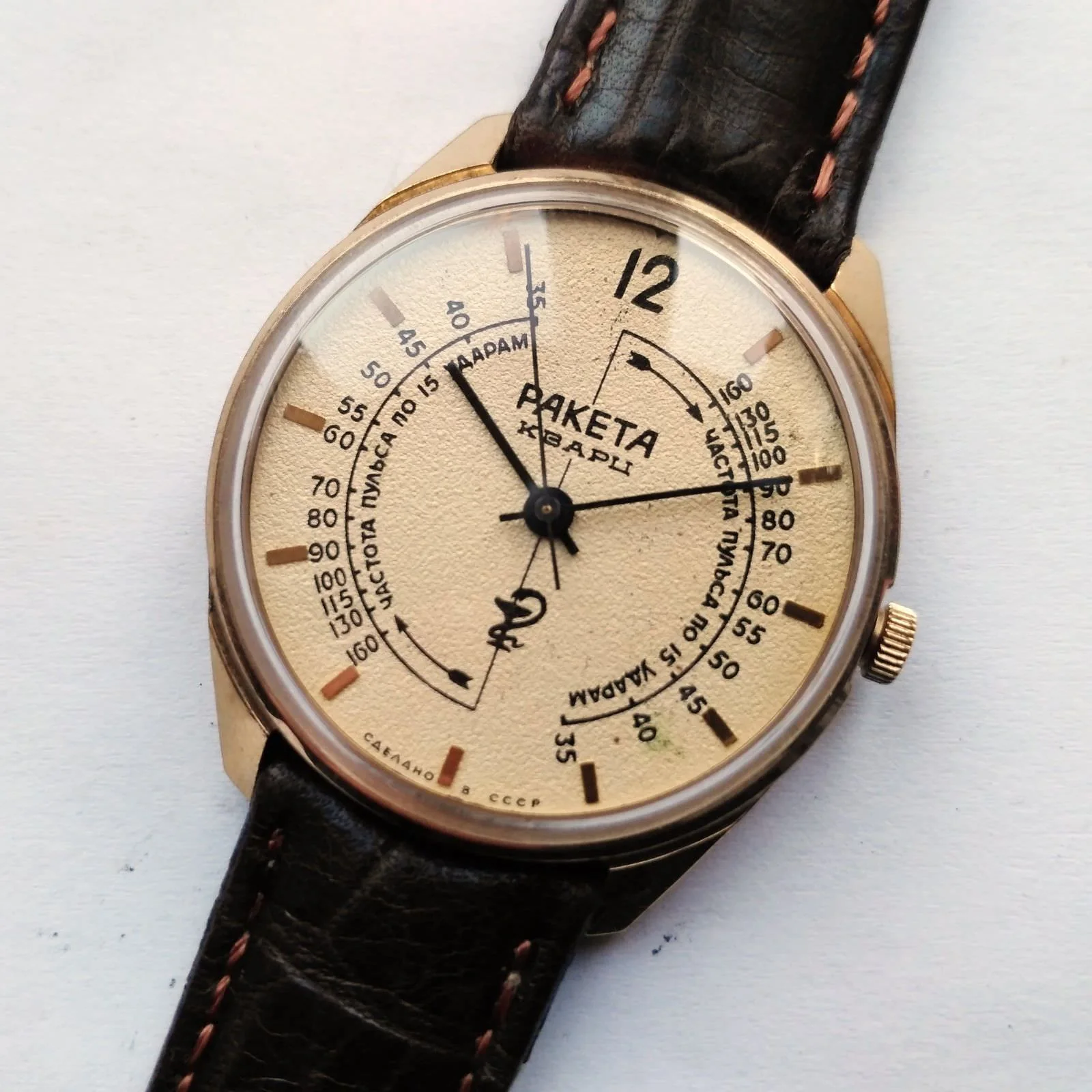 The key points of this doctor's pulsometer watch