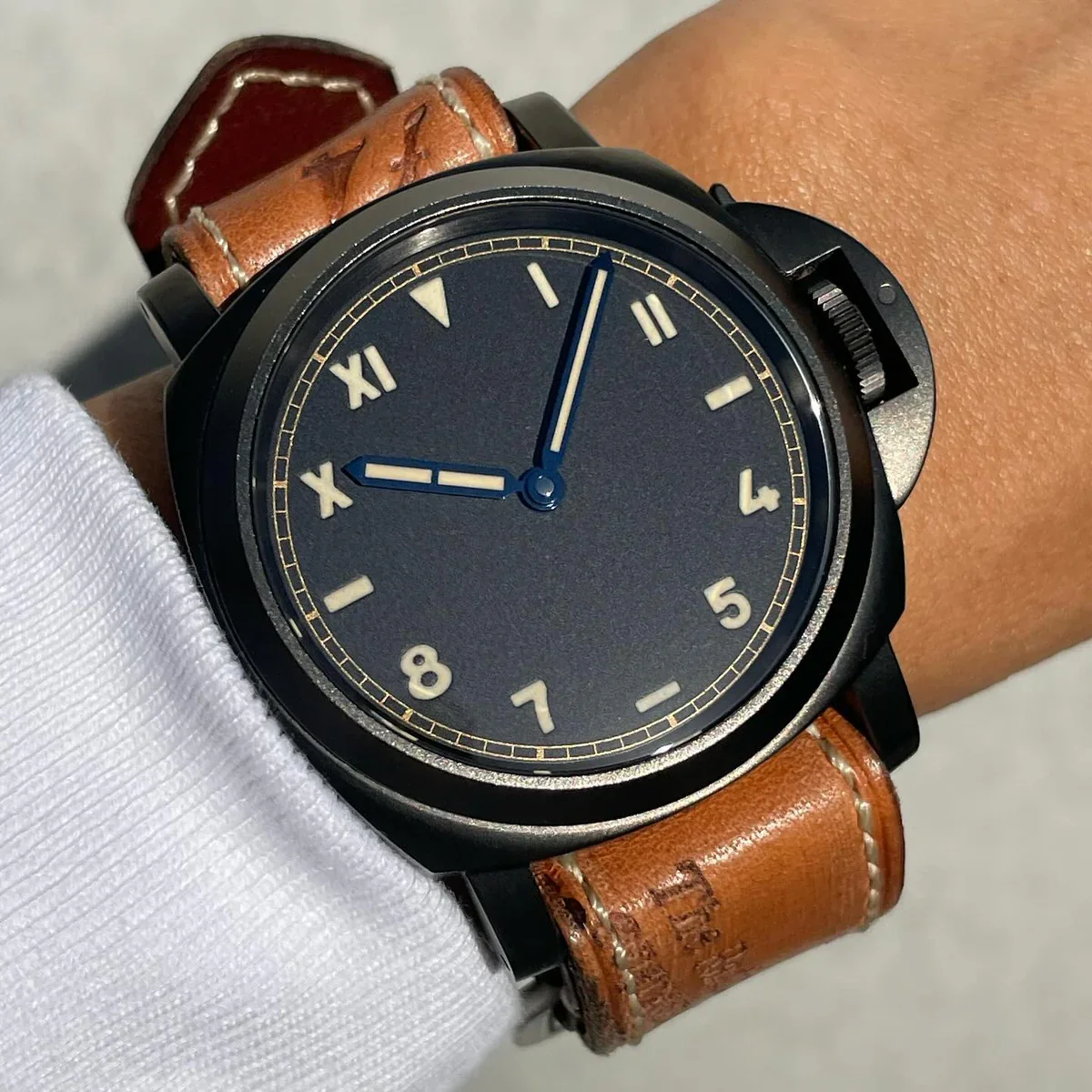 Features of the California watch dial