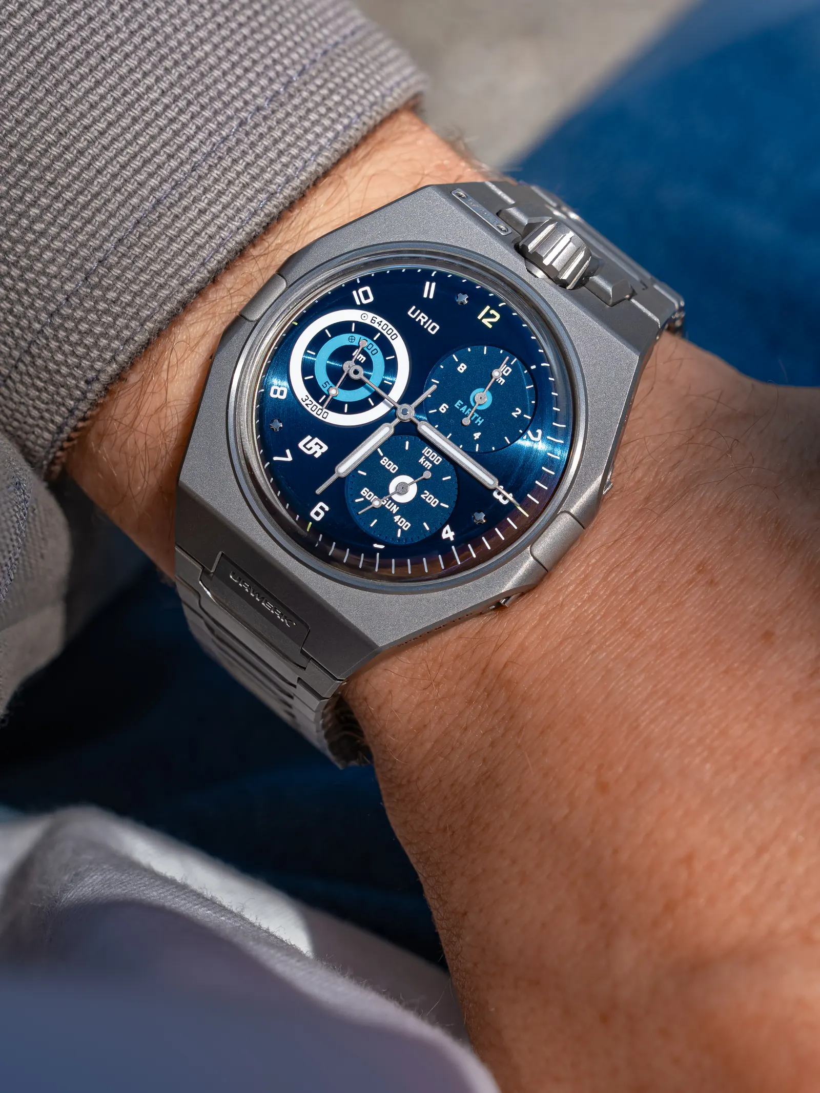 Features of urwerk spacemeter blue watch