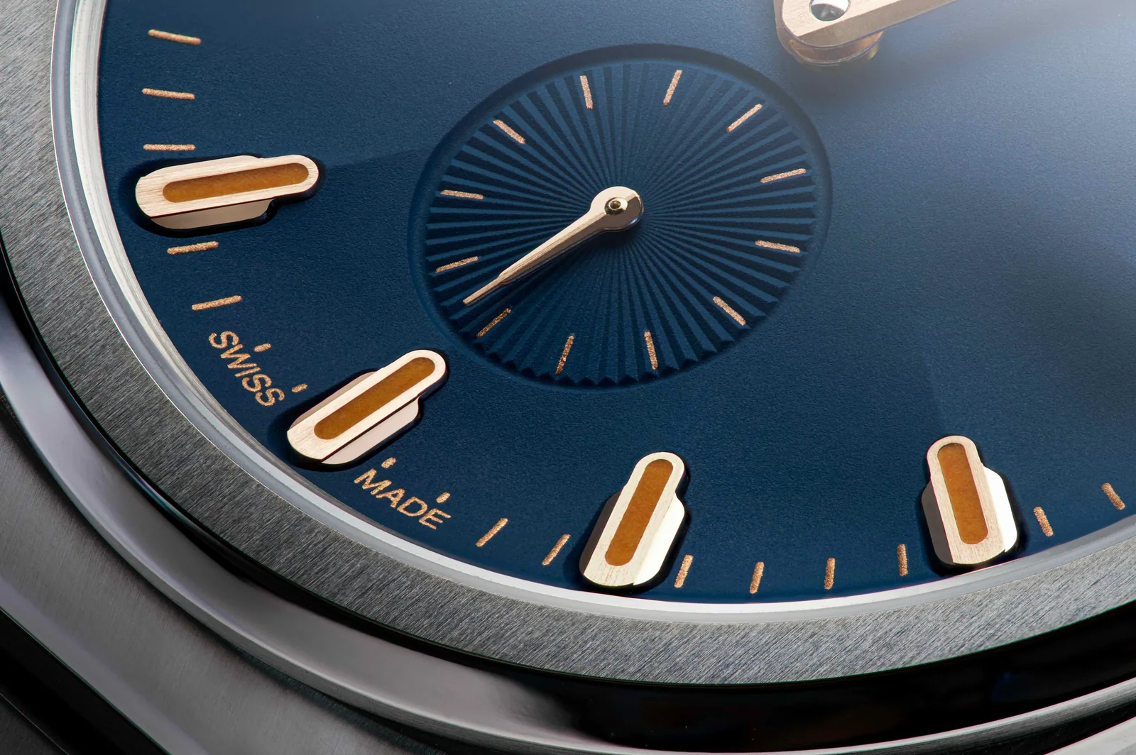 Features of Formex Aria Manufacture Chronometer Micro Rotor