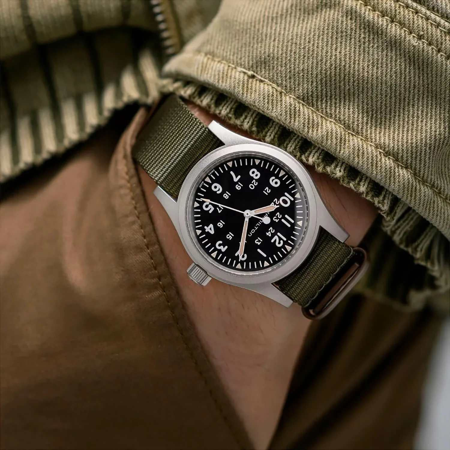 Why Military Watches Lack a Date Feature 3 Military watches have no date example